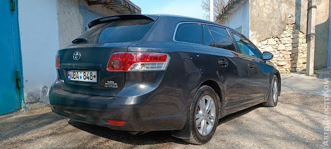 продам авто Toyota Avensis Avensis Wagon III фото 3