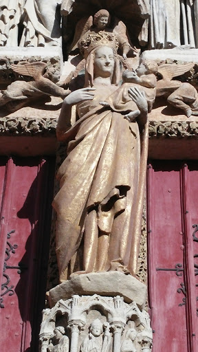 La Vierge dorée De La Cathédrale d'Amiens 