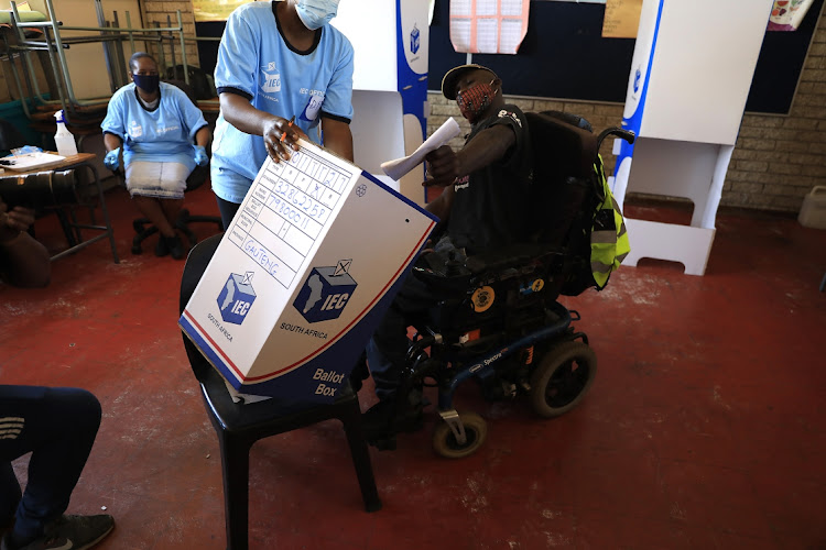 People wait to vote in Alexandra, Johannesburg.