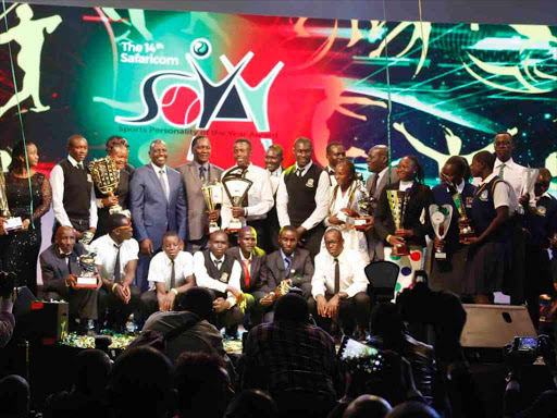 Deputy president William Ruto with winners of Soya awards, January 17, 2018. /DPPS
