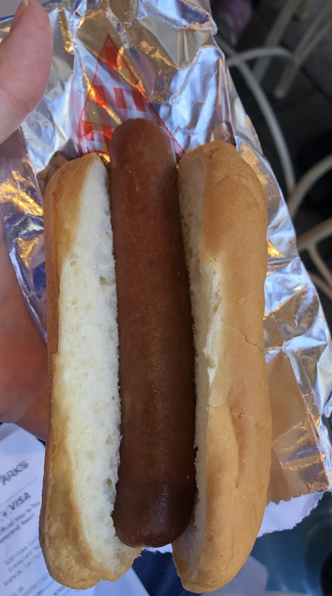 Hot dog with gf bun