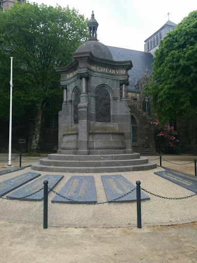 Le Monument Aux Morts 