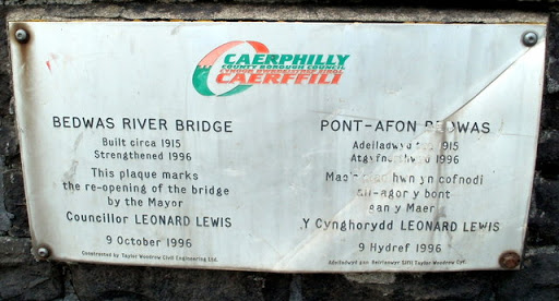 The plaque records that the bridge Link was built circa 1915 and strengthened in 1996. © Copyright Jaggery and licensed for reuse under this Creative Commons Licence . Submitted via Geograph