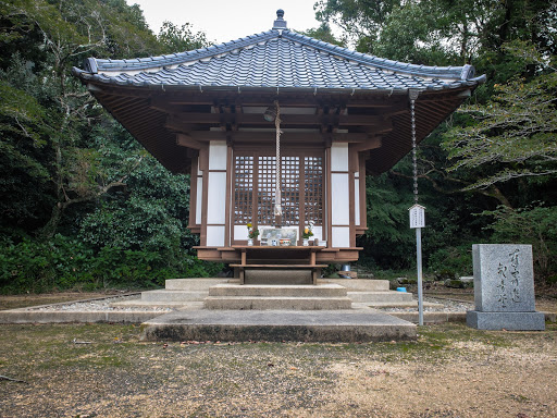 黒岩観音堂 Kuroiwa Kannon