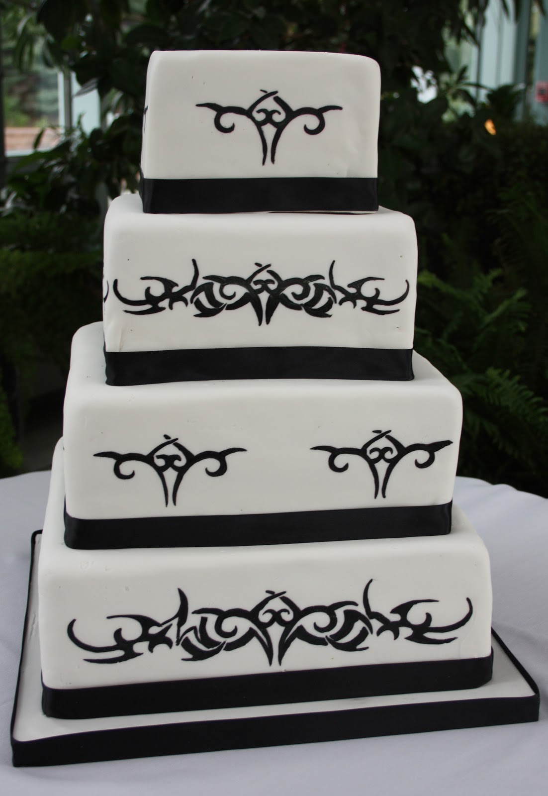 ck and white wedding cake