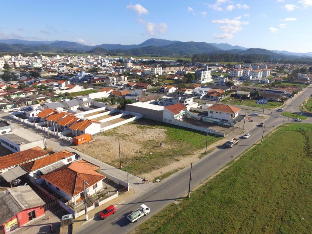 Terreno à venda, 1697 m² por R$ 1.300.000 - Universitário - Tijucas/SC