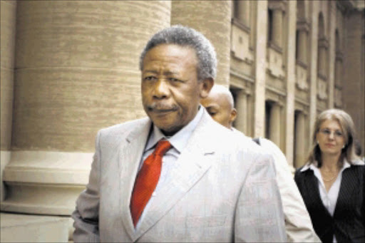 Jackie Selebi arrives at the South Gauteng High court to appear in his corruption trial. 19 November 2009. Picture: DANIEL BORN. © The Times.