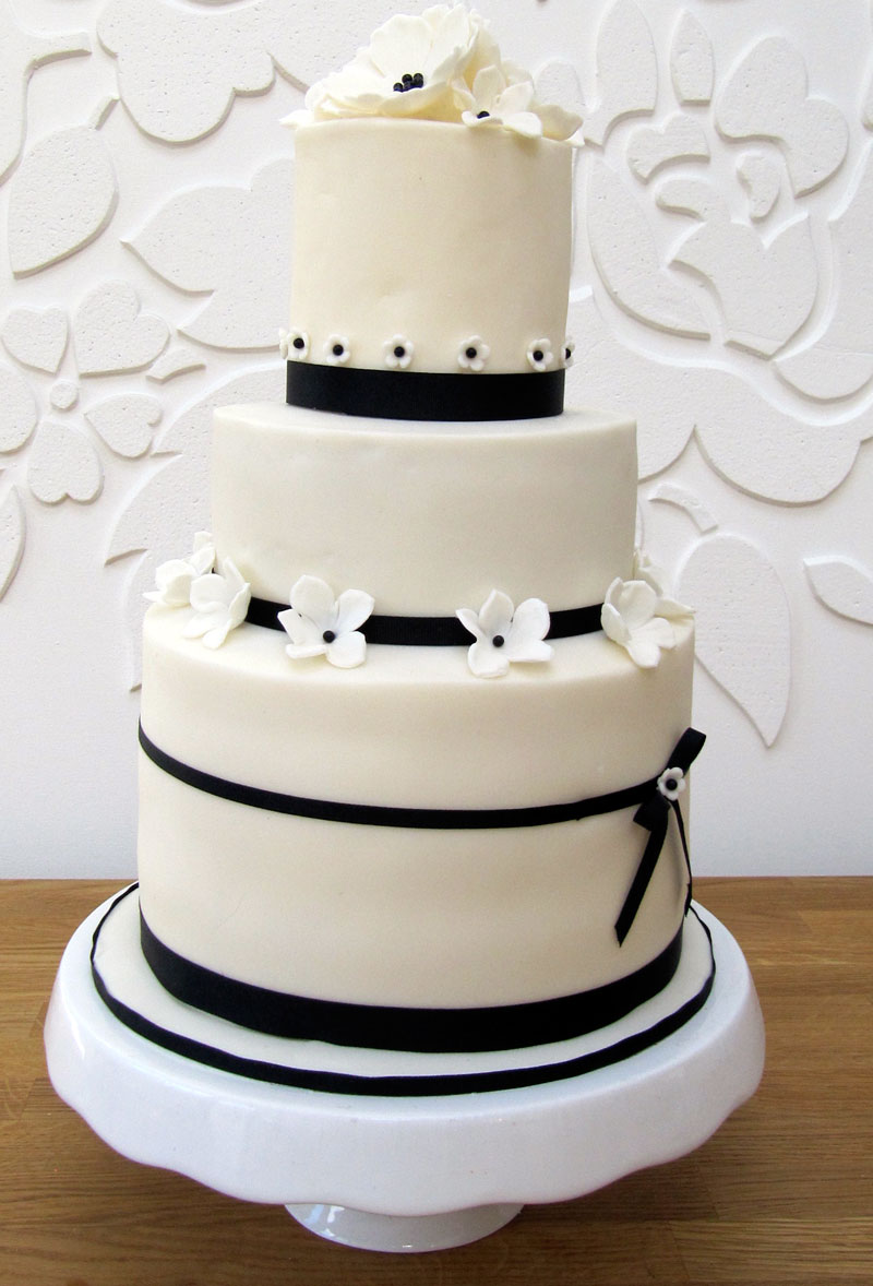 Black and white wedding cake