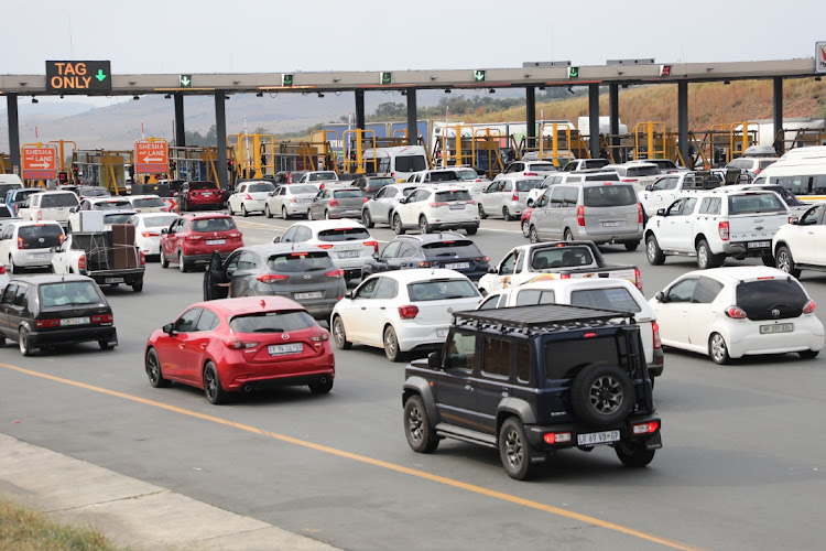 Gauteng residents and workers coming back home after Easter holidays, De Hoek Plaza,N3.