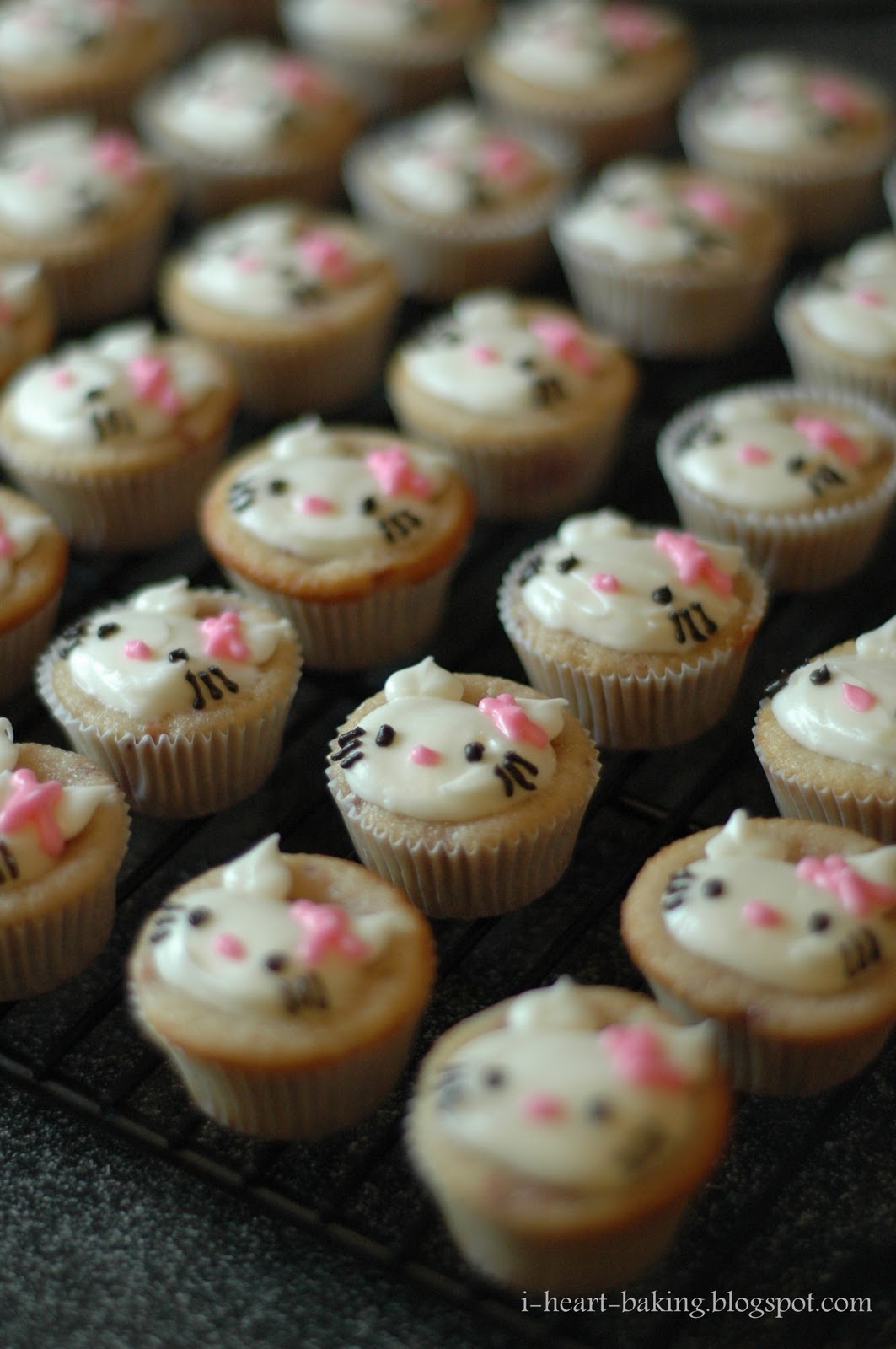 hello kitty cakes