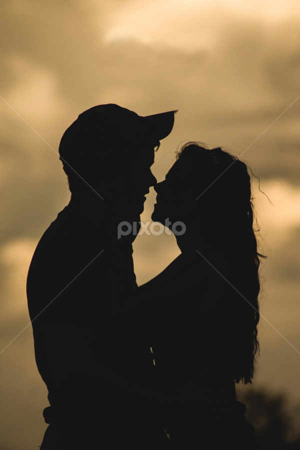 Sunset Kiss | Couples | People | Pixoto