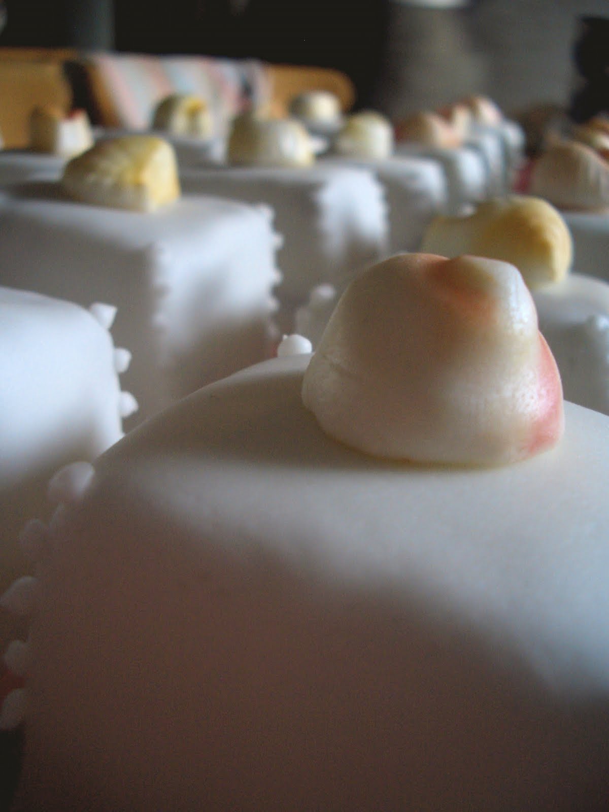 beach wedding cake and mini beach wedding cake and mini