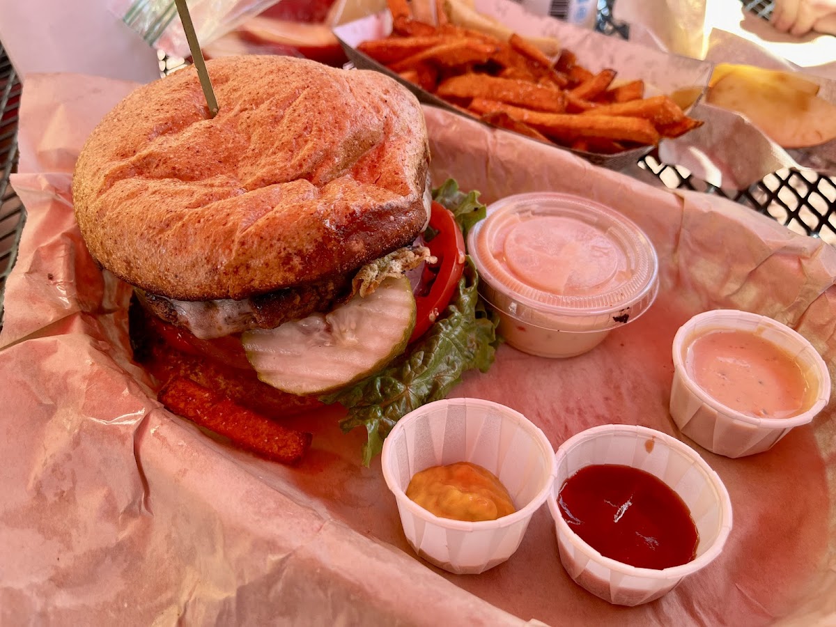 Great place for a burger. Celiac safe!