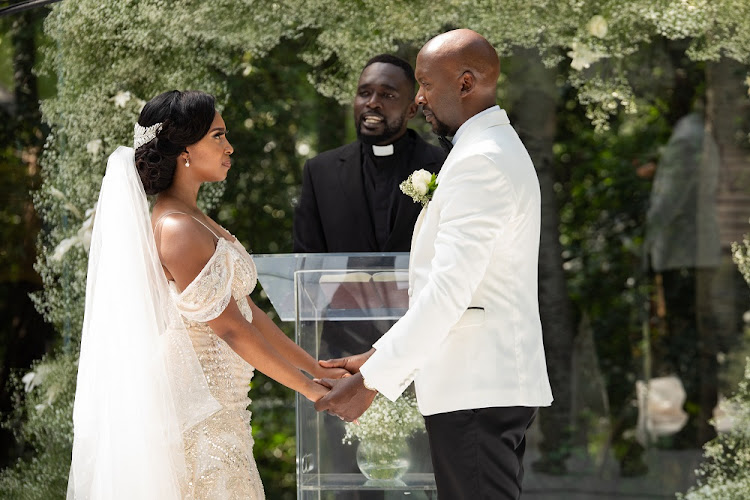 Gomora’s Thathi (Katlego Danke) and Phumlani (Buyile Mdladla) exchange their vows during a beautiful wedding ceremony on the popular telenovela.