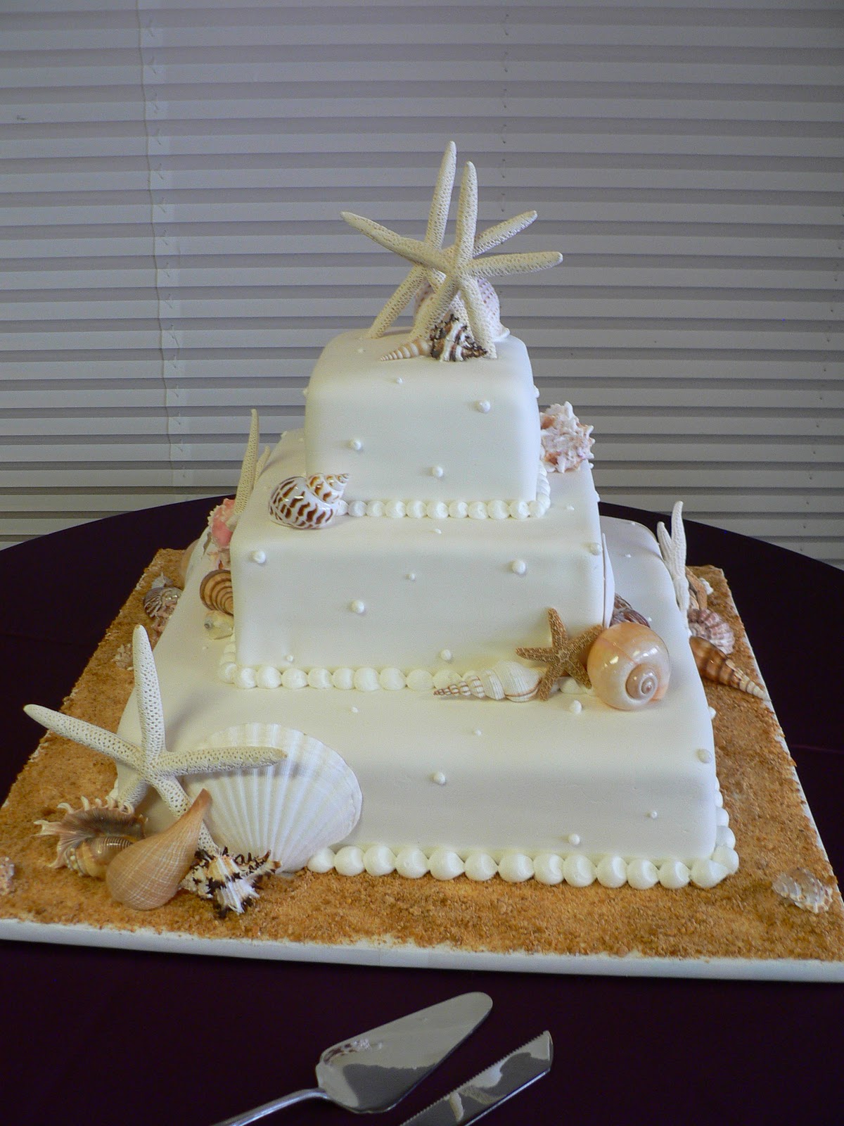 beach wedding cakes pictures