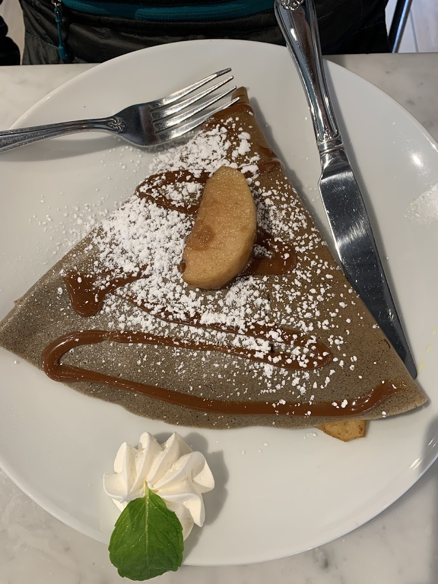 GF Apple creme brûlée crepe