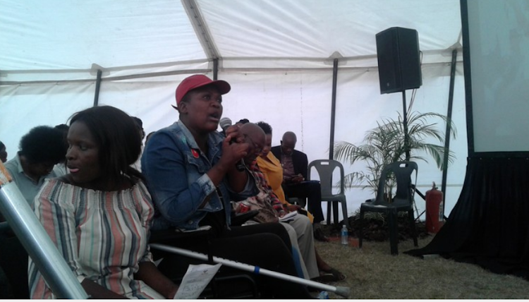 Wheelchair user Nonkululeko Dziweni told Buffalo City mayor Xola Pakati about her struggles.