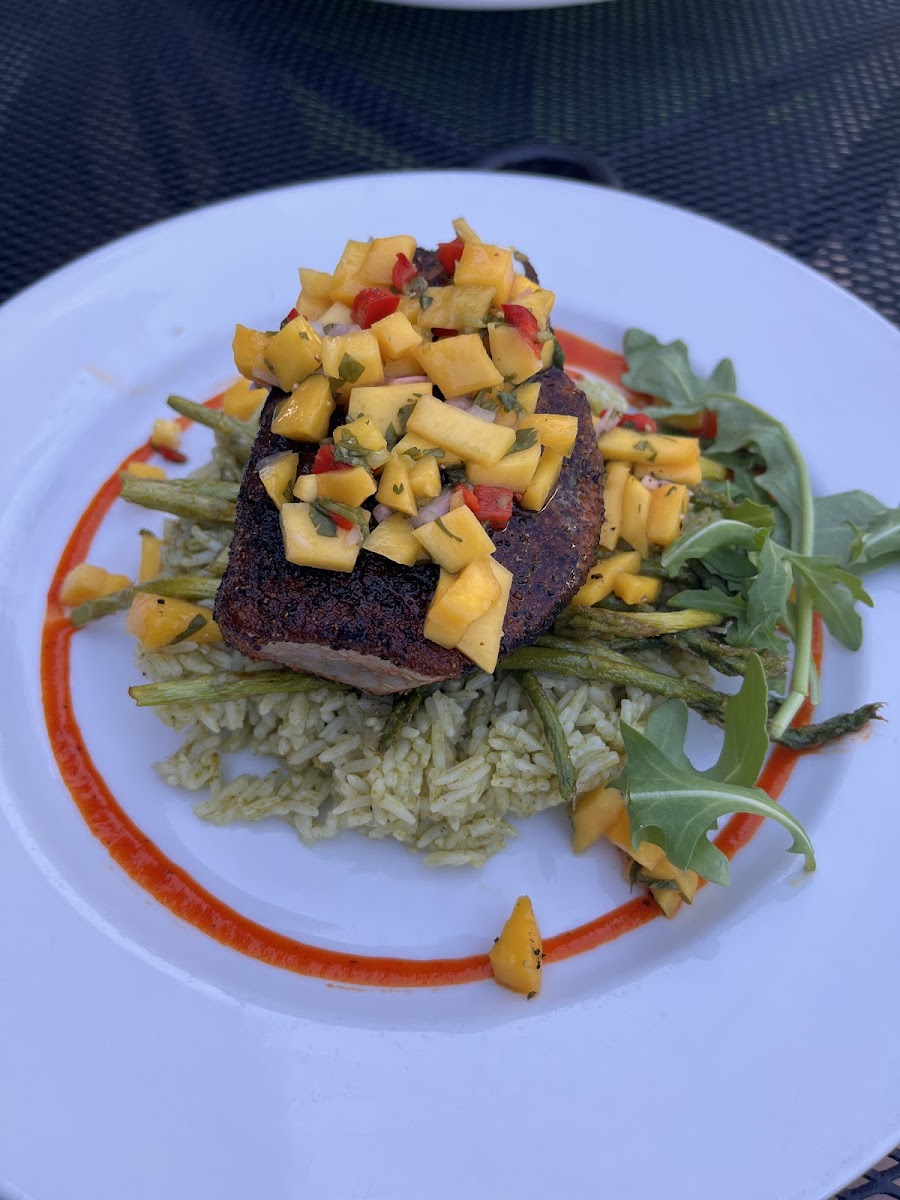 Ahi Tuna with mango salsa and rice