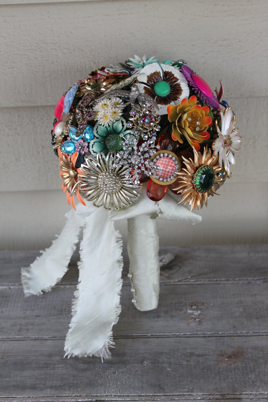 wedding brooch bouquet