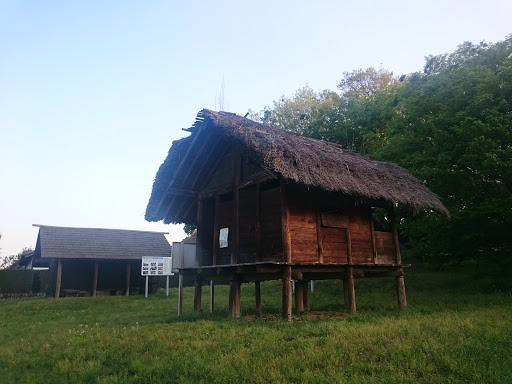 高床式建物