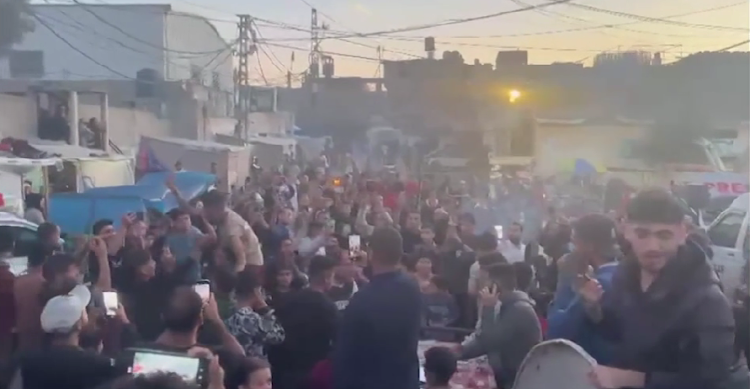 Celebrations in Gaza after Hamas says it accepts ceasefire deal