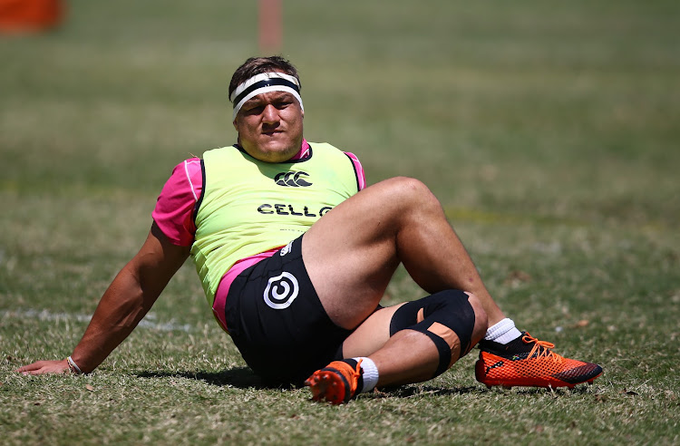 The Cell C Sharks and Springbok prop Coenie Oosthuizen has signed with Sale Sharks.