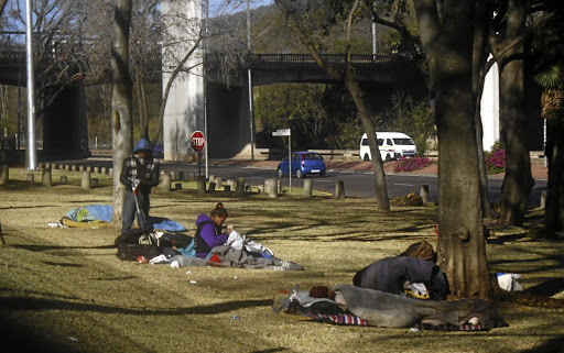 Homeless people are living in fear in the streets of Pretoria. A serial killer has already claimed the lives of five homeless people spreading fear.