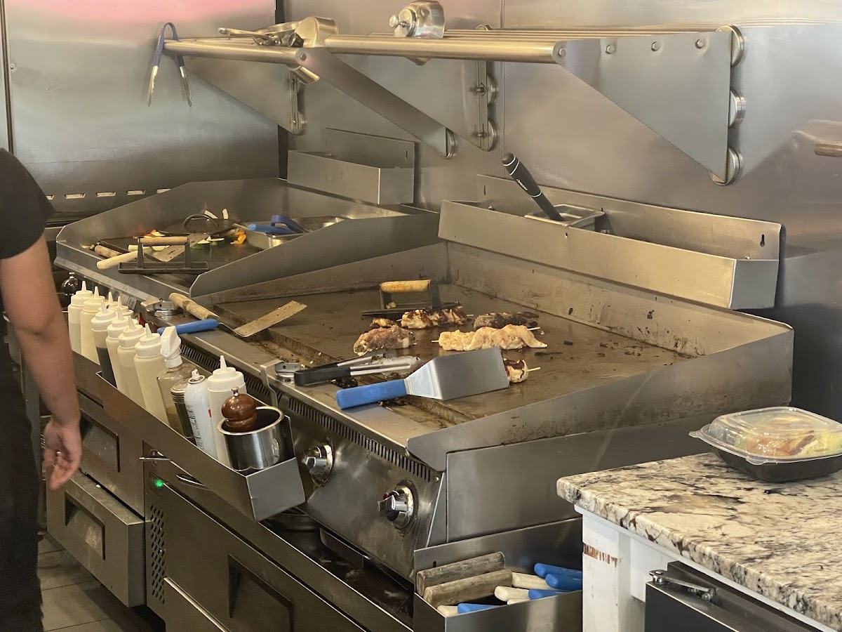 Grill was thoriughly cleaned between orders when any sensitivity is listed on order.