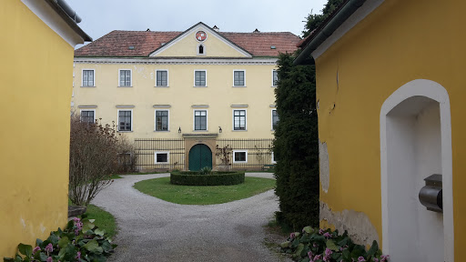 Schloss Ugra