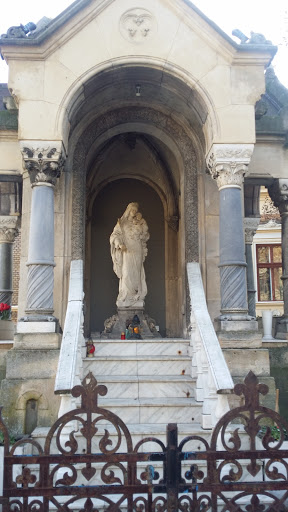 monumentul Fecioara Maria