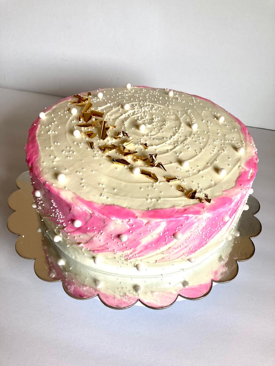 Vanilla cake. Gluten-free, dairy-free, egg-free, keto and vegan are options.