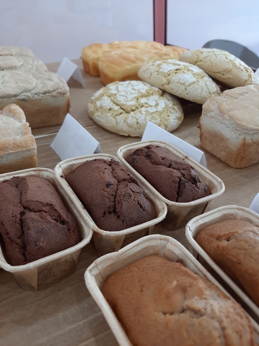 Gluten-Free Bread/Buns at MISKI Pâtisserie