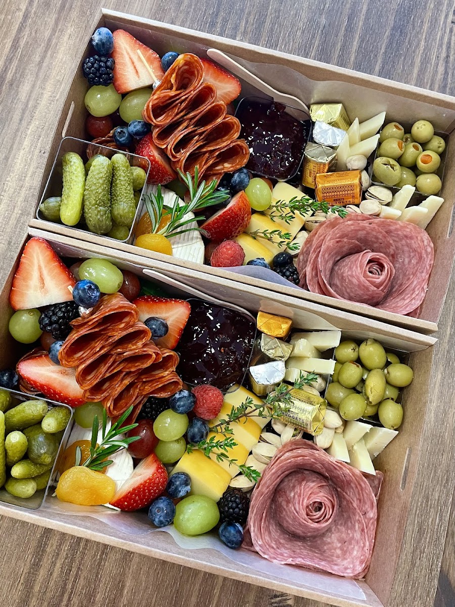 “Up to 4” Charcuterie Graze Boxes