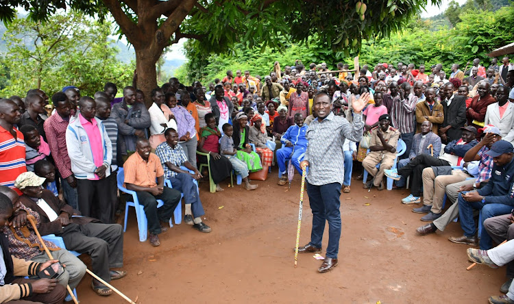 Kericho senator Aaron Cheruiyot addressing the affected families.