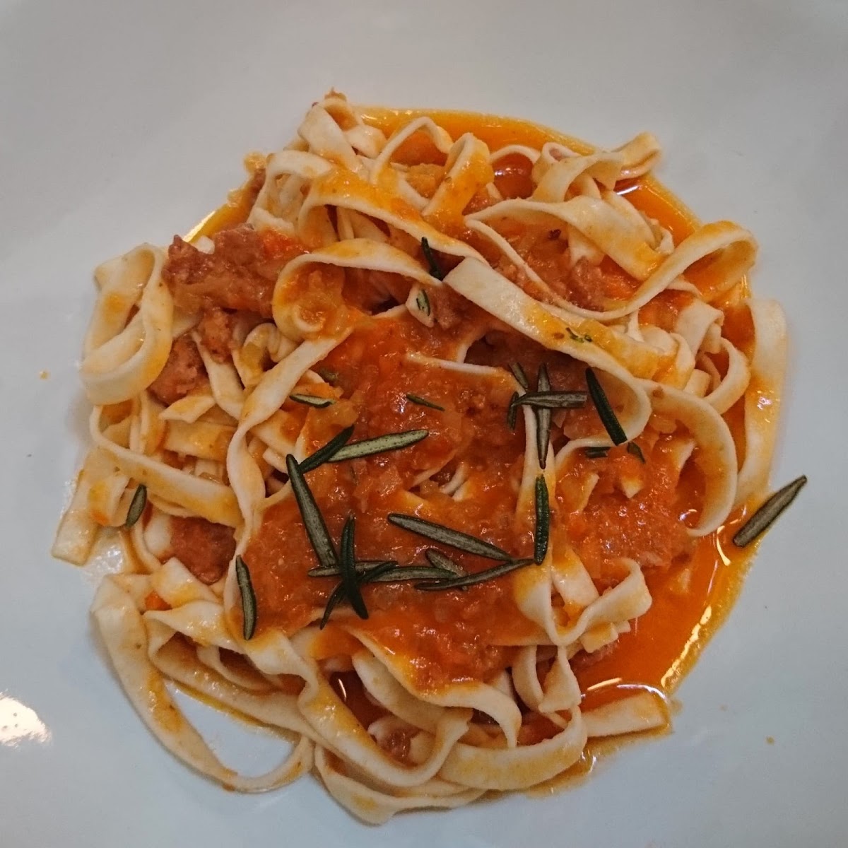 Gf pasta with Italian sausage and Chile de Árbol. I don’t like a lot of spice. This was a little spicy but did not over take the other flavors of the dish. I recommend it.