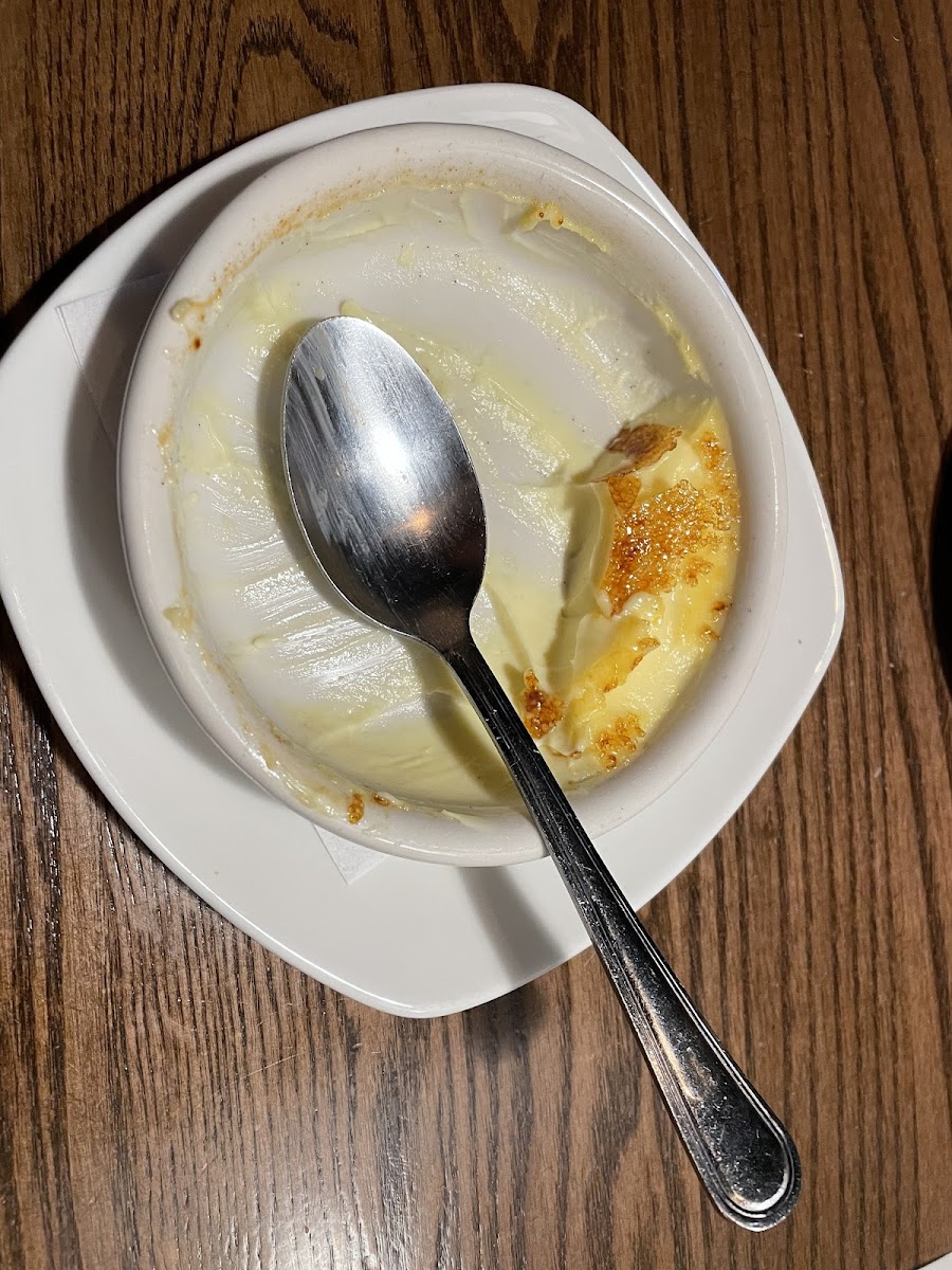 Crème brûlée (2 dessert choices)