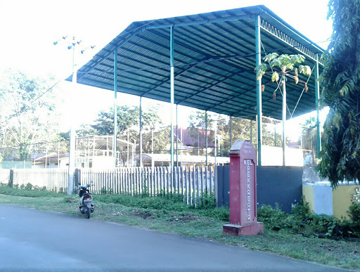 Lapangan Tennis Hijau Uwi