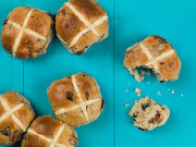 A video on social media shows how eating hot cross buns can affect the reading on a breathalyser machine.