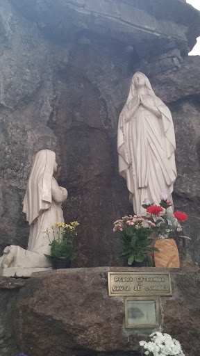 Gruta Nossa Senhora De Lourdes