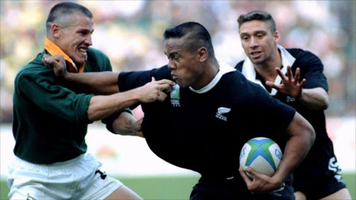 Small and Lomu squared off at Ellis Park 20 years ago, when the Springboks beat the All Blacks 15-12 to lift the Webb Ellis Cup. Photo www.stuff.co.nz