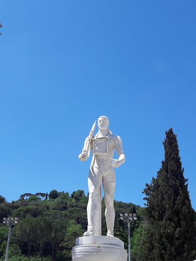 statua di atleta