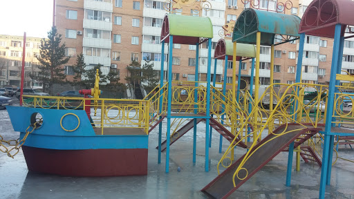Детская Площадка Во Дворе