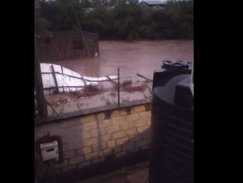 A screengrab of the video shared by Wanagari Gikonyo as floods wreak havoc in Kitengela