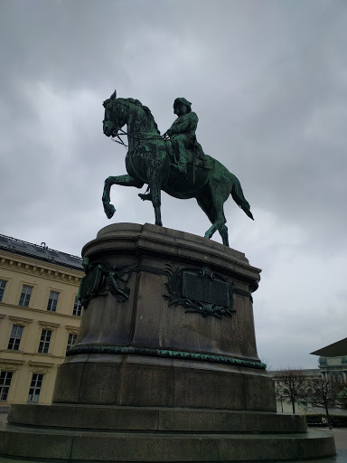 Statue of Archduke Albrecht v. Austria