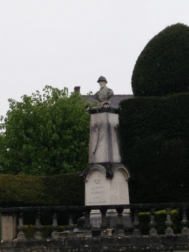 Soldat du monument aux morts à