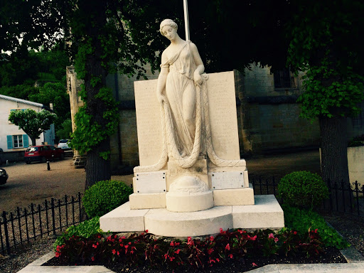 Statue blanche