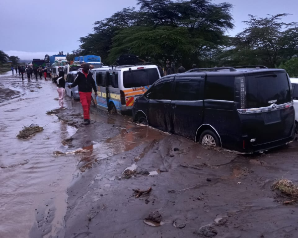 Vehicles stuck in siltation along Mai Mahiu- Narok road on May 7, 2024.