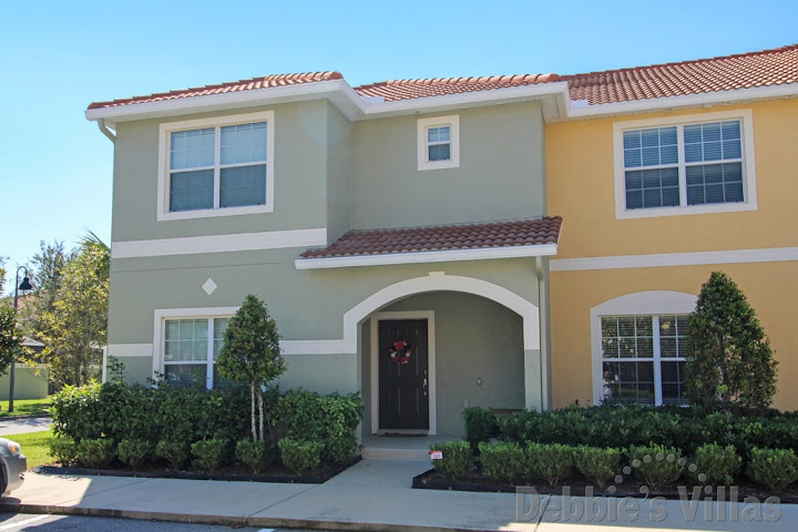 Orlando vacation home, gated Kissimmee resort, close to Disney, south-facing splash pool