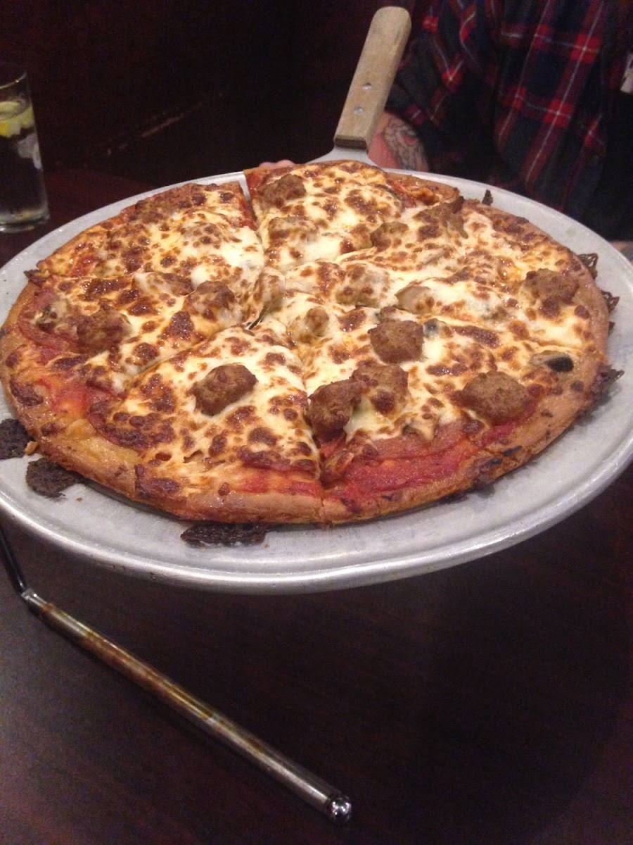 Gluten-Free Pizza at Razzi's Pizzeria