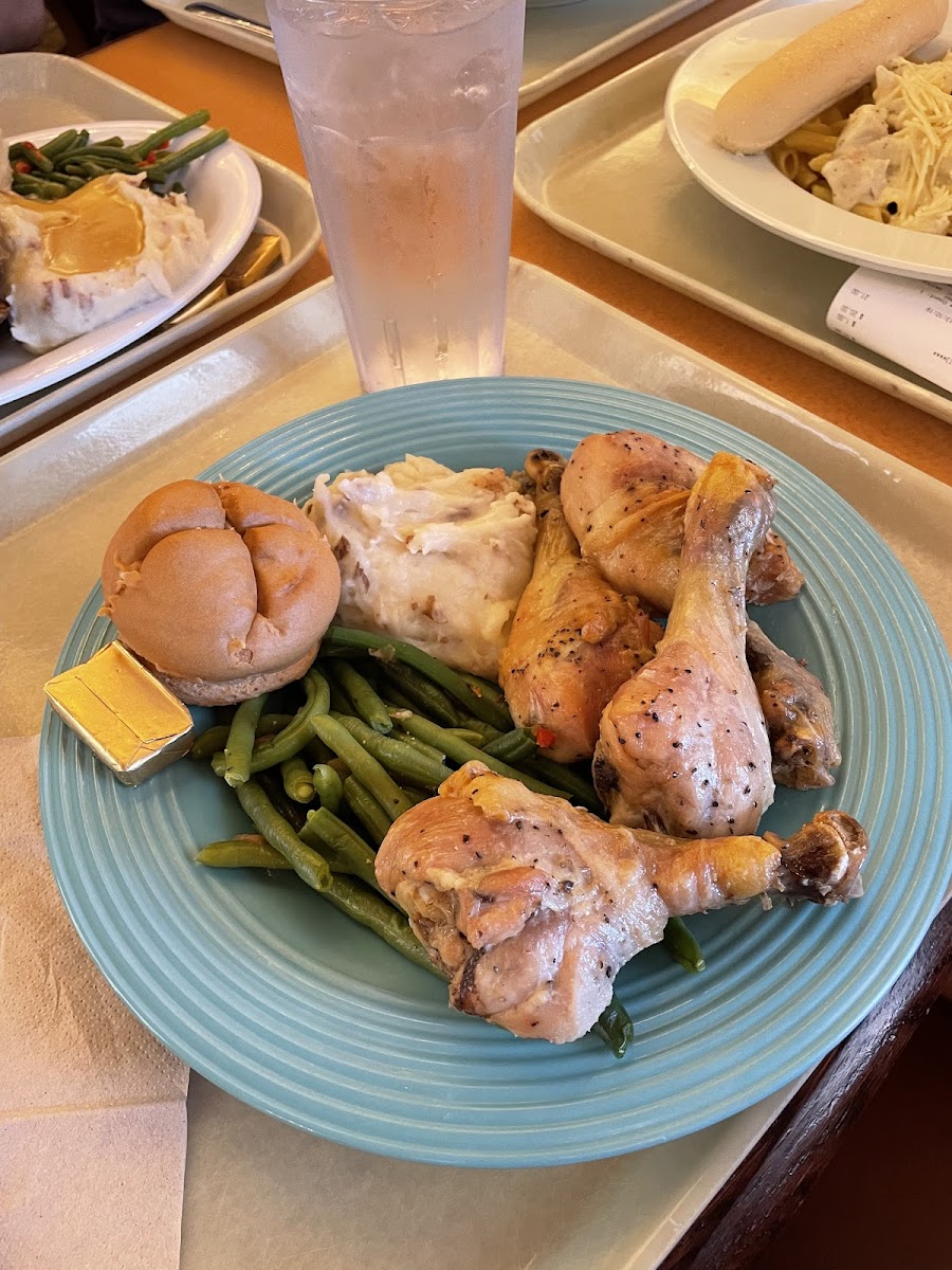 GF Baked Chicken w/mashed potatoes, green beans, and allergy friendly roll